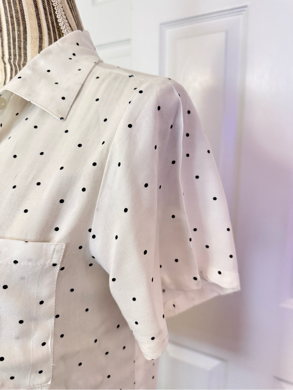 Jayna White & Black Polka Dot Rayon Button Front Blouse Size Small - Picture 4 of 7